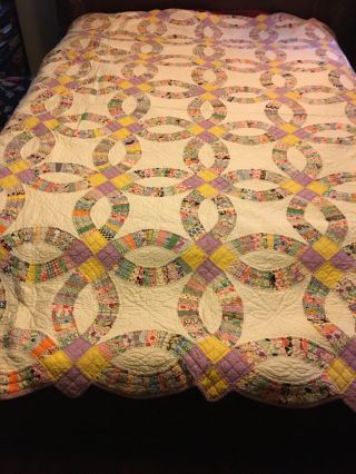 Vintage 1930s Hand Stitched Double Wedding Ring Feedsack Cotton Quilt 94” X 80”