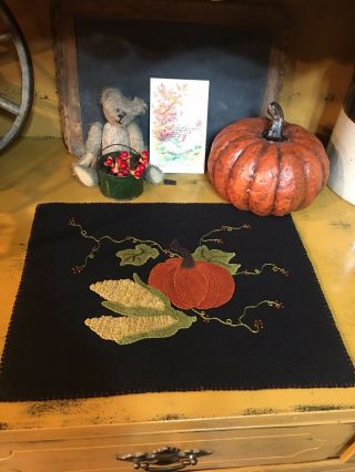 Antique Primitive Old Country Wool Applique Pumpkin Corn Table Mat Fall