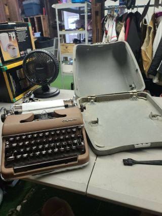 Vintage Olympia De Luxe Typewriter West Germany With Case
