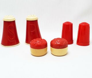 Plastic Red And White Art Deco Style Salt And Pepper Shakers Vintage