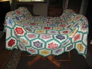 Vtg Collectible Primitive Antique Hand Stitched Grandmothers Flower Garden Quilt