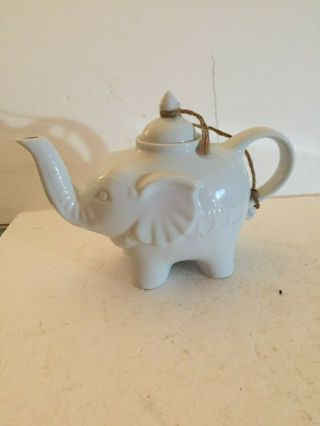Cordon Bleu White Elephant Tea Pot.  Bia