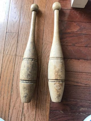 2 VINTAGE ANTIQUE WOOD EXERCISE PINS INDIAN CLUBS PIN PRIMITIVE SPORTS MEDICAL 3