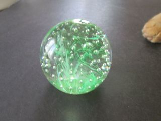 Vtg Gentile Glass Marked Green Ribbon Paperweight With Controlled Bubbles 5104