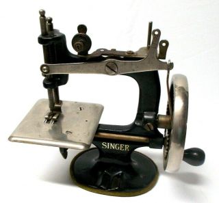 Vintage Child`s Singer Sewing Machine