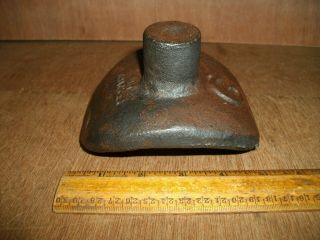 T889 Antique Cast Iron 3 1/2 Lb Pound Leg Hold Anvil Nutcracker
