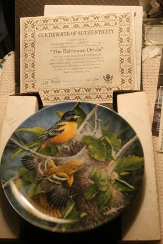 Vintage Edwin M.  Knowles " The Baltimore Oriole " By Kevin Daniel Fine China Plate