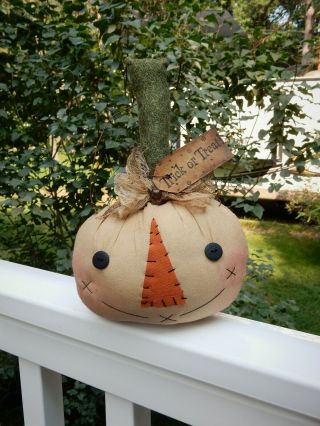 Folk Art Primitive Fall Halloween Pumpkin Doll Door Greeter Ornies Decoration