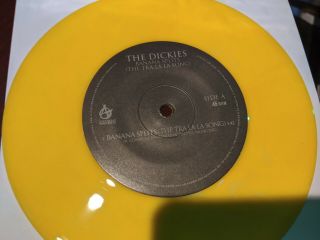 The Dickies - Banana Splits Tra la la song / Paranoid Yellow Vinyl 7inch 2