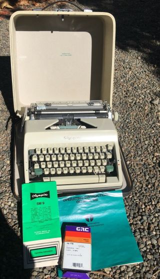 Vintage Olympia Sm9 Deluxe Typewriter With Case