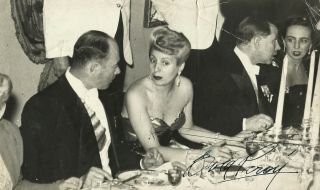 Eva Peron Autograph " Talking To A Friend During Dinner " Handsigned Photo 1940 