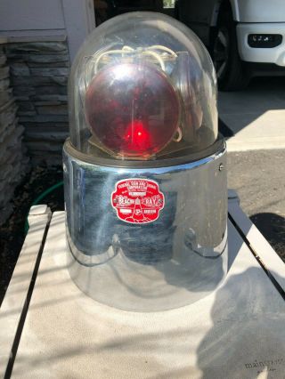Vintage Federal And Signal Beacon Ray Model 175 Police / Fire Rotating Light