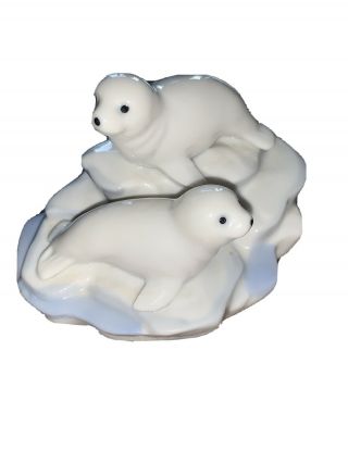 Sweet Otagiri Japan Two Baby Arctic Seals On Ice Porcelain Figurine Figurine