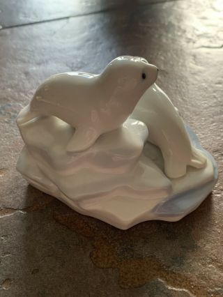 Sweet Otagiri Japan Two Baby Arctic Seals On Ice Porcelain Figurine Figurine 2