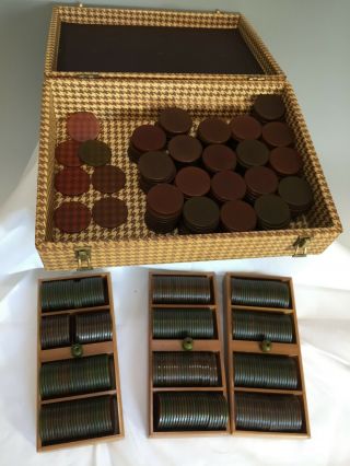 Vintage Boxed Set Of 497 Bakelite Poker Chips