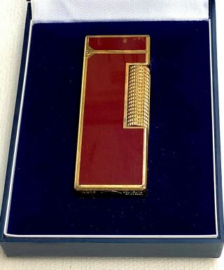 Vintage Dunhill Lighter In Burgundy Lacquer W/case & Papers,  England (ar3079)
