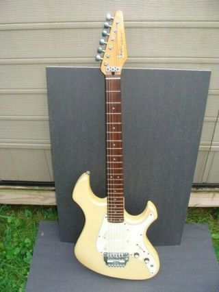 Rare Vintage Guitar 1985 Fender Performer Made In Japan Electric 6 - String Cream