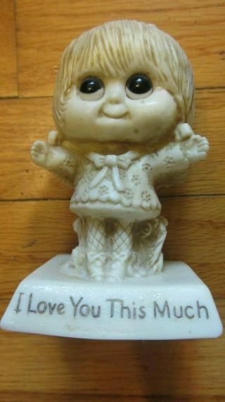 Vtg 1975 Russ W&r Berries Statue " I Love You This Much " Big Eyes Girl Figurine