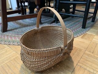 19th Century Prim Buttocks Basket Thin Weave Well Made W Bent Wood Handle