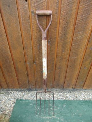 Great Vintage 5 Prong Hay Pitch Fork 42 " Wooden Handle Country Decor