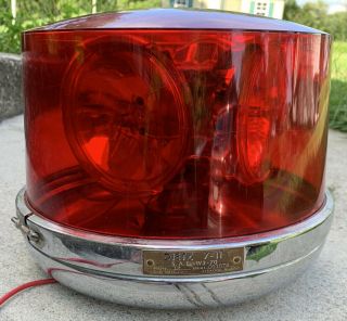 Dietz Co.  7 - 11 Rotating Beacon Light Red Dome S.  A.  E.  - W3 - 70 Vintage 4 Bulb
