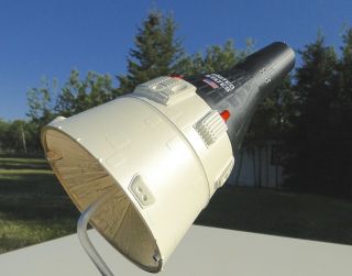 Nick Proach 1:24 Scale Gemini Capsule Model