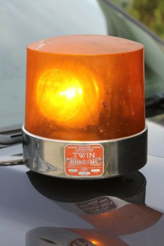Federal Sign And Signal Corp Beacon Ray Model 11 12 V Amber Orange Light