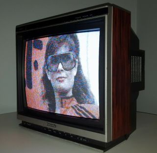 Panasonic Vintage Television Set 1987 Large 19 " Color Tv Walnut Wood Grain