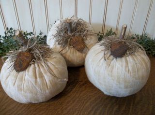 Trio Of Primitive Handmade Antique Cutter Quilt Pumpkins - Fall/thanksgiving