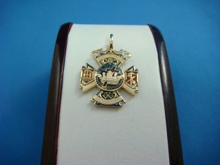 ANTIQUE MASONIC 14K YELLOW GOLD MEDAL WITH RED,  WHITE,  BLUE AND BLACK ENAMEL 3