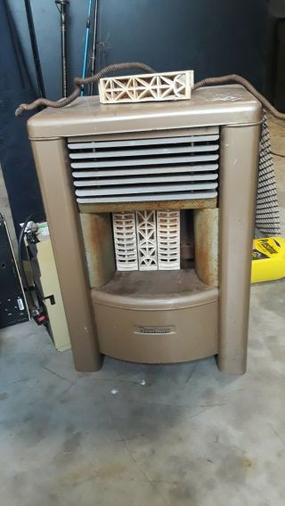 Vintage Dearborn 20.  000 Btu Gas Space Heater With Ceramic Tiles