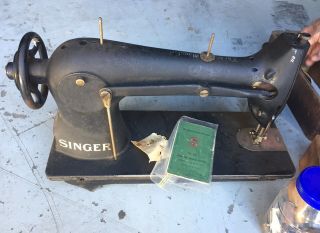 Singer 31 - 15 - Vintage Heavy Duty Industrial Sewing Machine w/ Table and Motor 2