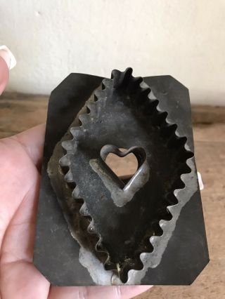 Unusual Big Old Antique Tin Folky Heart Cookie Biscuit Cutter Patina Aafa