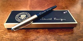 President Ronald W.  Reagan White House Bill Signer Pen - Presidential Seal Box