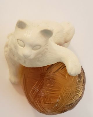 Vintage Avon Cat Perfume Bottle with Ball of Yarn Cologne 3