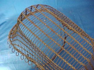 19thc VICTORIAN era HAND CRAFTED Small WIRE BASKET w Handle 8 x 5 