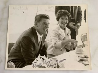 Ronald Reagan & Nancy Reagan Autographed B/w Photograph 8 " X 10 " With Jsa Loa