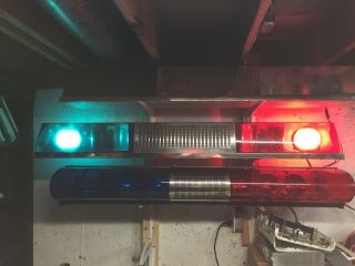 Federal Signal Twinsonic Rotating Light Bar Red And Blue Domes