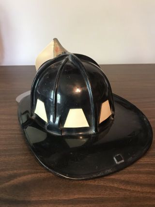 Chicago Fire Department Cairns 880 Lieutenants Helmet 2