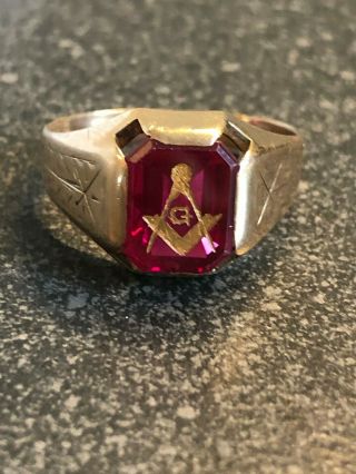 Vintage 10k Gold Masonic Master Ring With Red Stone