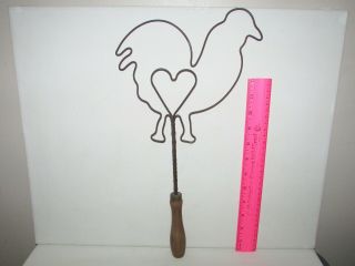 Vintage 16 " Metal Wire Rug Carpet Beater Wooden Handle Rooster Chicken Hen Heart