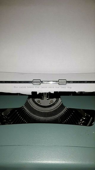 Vintage 1960’s Olivetti Underwood Lettera 32 Typewriter In Case Spain