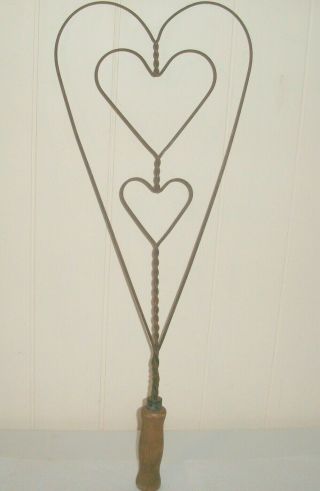 Vintage Country Decor Twisted Wire Double Heart Rug Beater Wwooden Handle