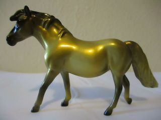 Peter Stone Glossy Sr Chips Pony Gold Shimmer Decorator 1/15