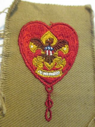 VINTAGE B.  S.  A.  (BOY SCOUTS) BE PREPARED PATCH IN A HEART ON BROWN CLOTH (1920 ' S? 2