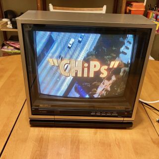 Silver Quasar Vintage 1980’s Retro 1985 Glass Front Curved Crt Tube Tv Rad Style