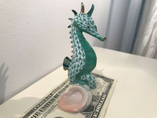 Herend Seahorse Figurine 15325000 Green.  (1 7/8” W X 4” H)