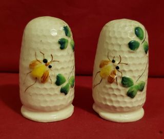 Vintage Ceramic Bee Hive Salt And Pepper Shakers Made In Japan