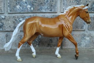 Breyerfest 2020 Horse Glossy Palomino Slainte Surprise Horse Shading