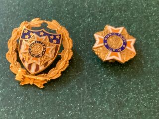 1 Vintage 10k Gold Auxiliary V.  F.  W.  Pin 4 Grams & 1 Small Non Gold Vfw Pin